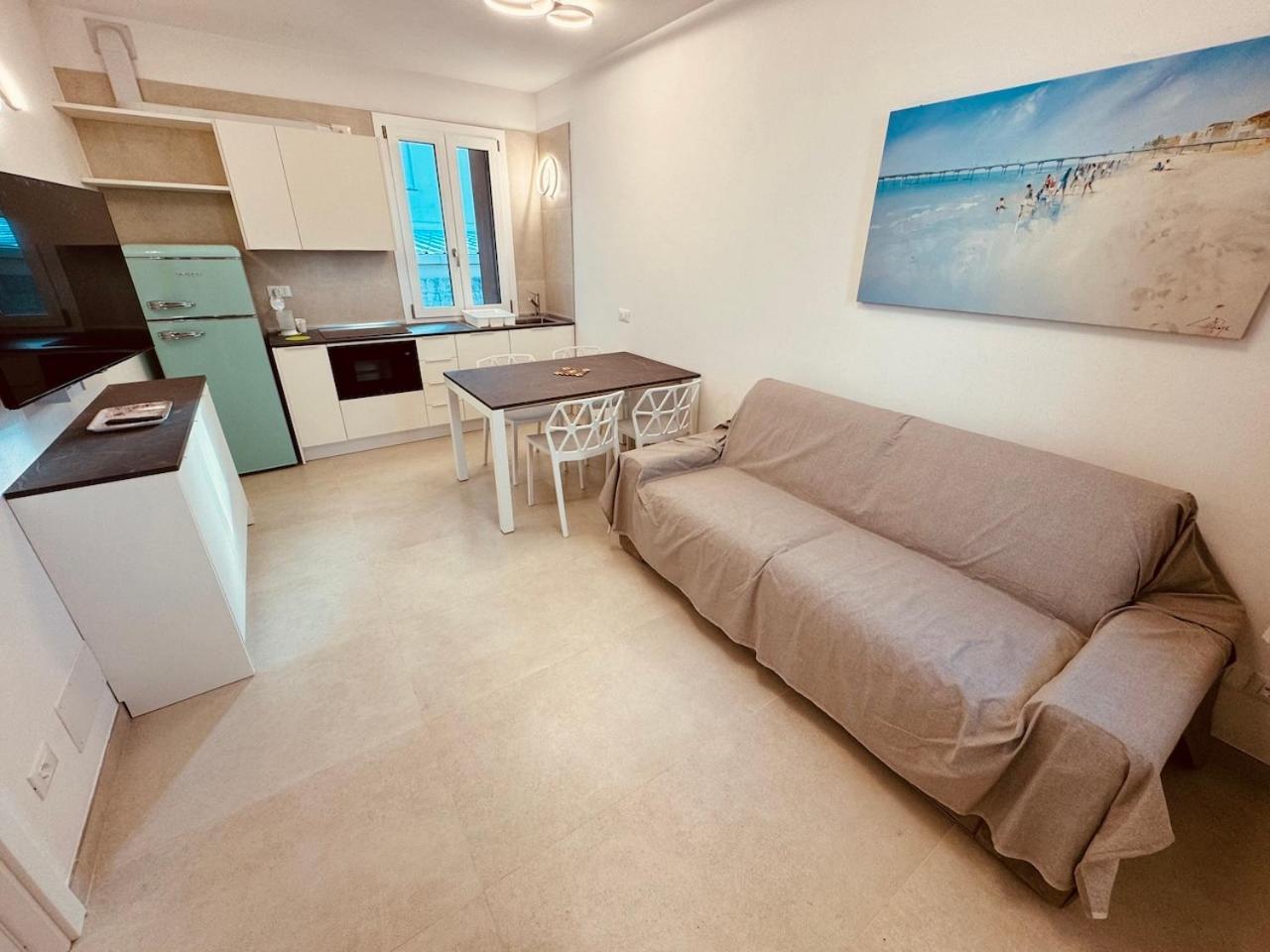 App4Rent Villa Zanetti - Appartamenti Con Spiaggia Privata Frontemare Lido di Jesolo Exterior foto