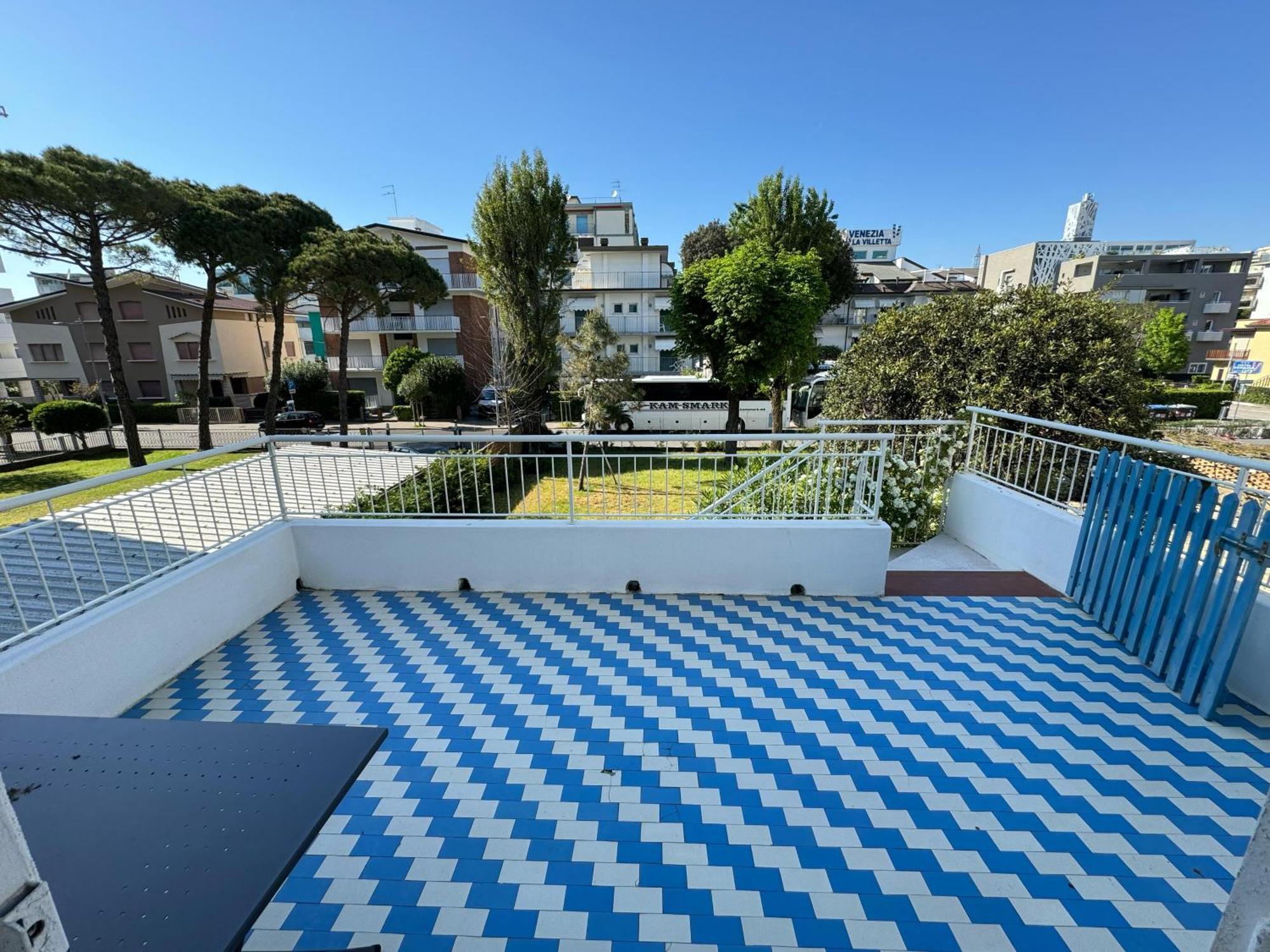 App4Rent Villa Zanetti - Appartamenti Con Spiaggia Privata Frontemare Lido di Jesolo Exterior foto